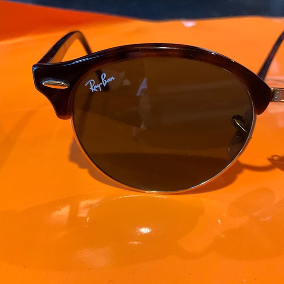 Ray-Ban Clubround Green Lens Tortoise Gold Frame Unisex Sunglasses RB4246 990 51 - Picture 5 of 12